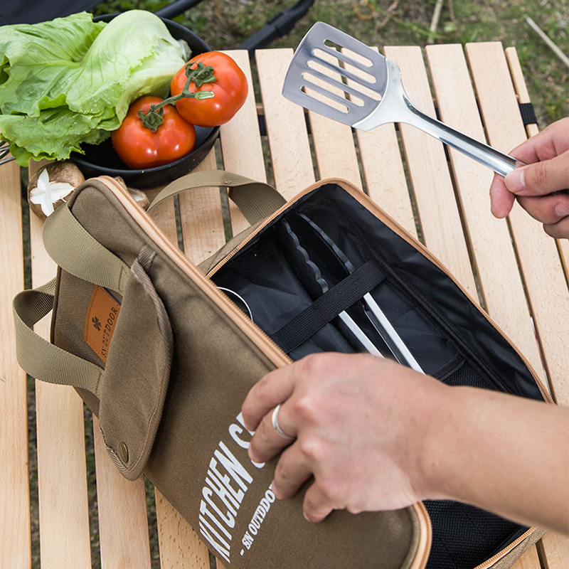Quechua Camping Cooking Set - 8 個キャンプキッチン調理器具セットポータブルバッグアウトドア旅行用品収納バッグステンレス鋼調理セットバーベキューピクニック用